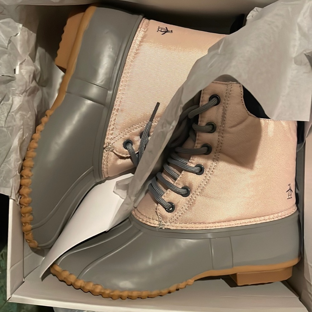 NWT Original Penguin Girls' 6 Addison Pink & Gray Duck Boots